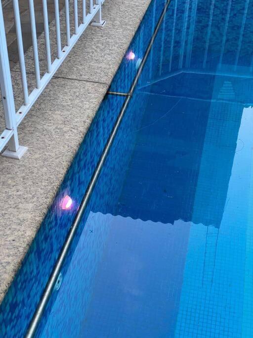 Casa De Luxo C/piscina 4 Quartos 2 Banheiras.